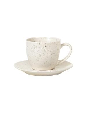 Ręcznie wykonana filiżanka ze spodkiem z kamionki Nordic Vanilla