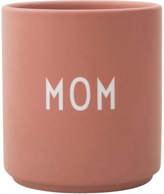 Design beker Favourite MOM / LOVE met verschillende letters op de voor- en achterkzijde